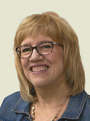 Pam Amundsen Headshot